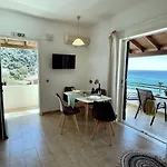 Ionian Senses - Corfu, Menigos Apartment